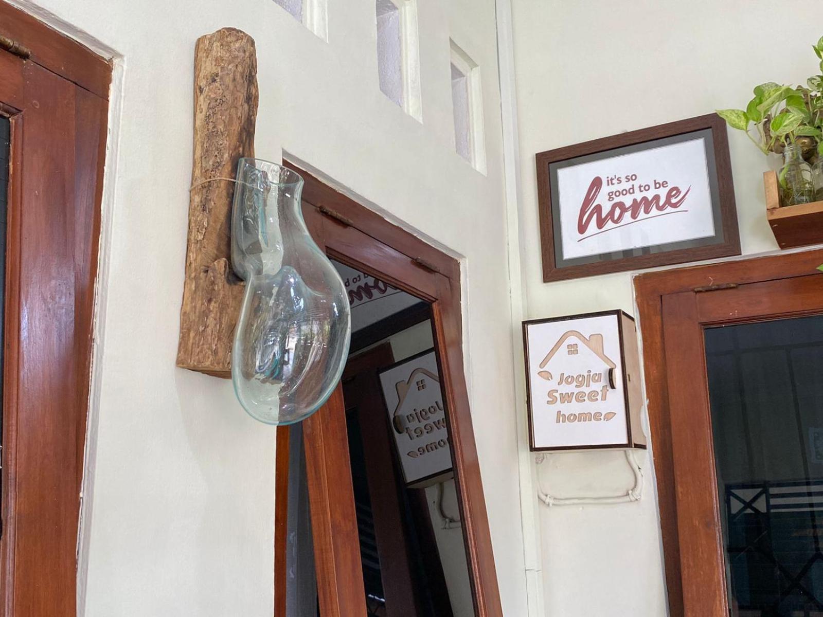 Coliving Jogja Sweet Home Kost Lengkap Di Jogjakarta Eksteriør billede